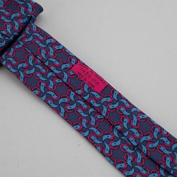 Hermès, 3 silk ties.