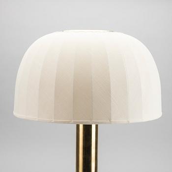 A HANS AGNE JAKOBSSON "CAROLIN" TABLE LAMP.