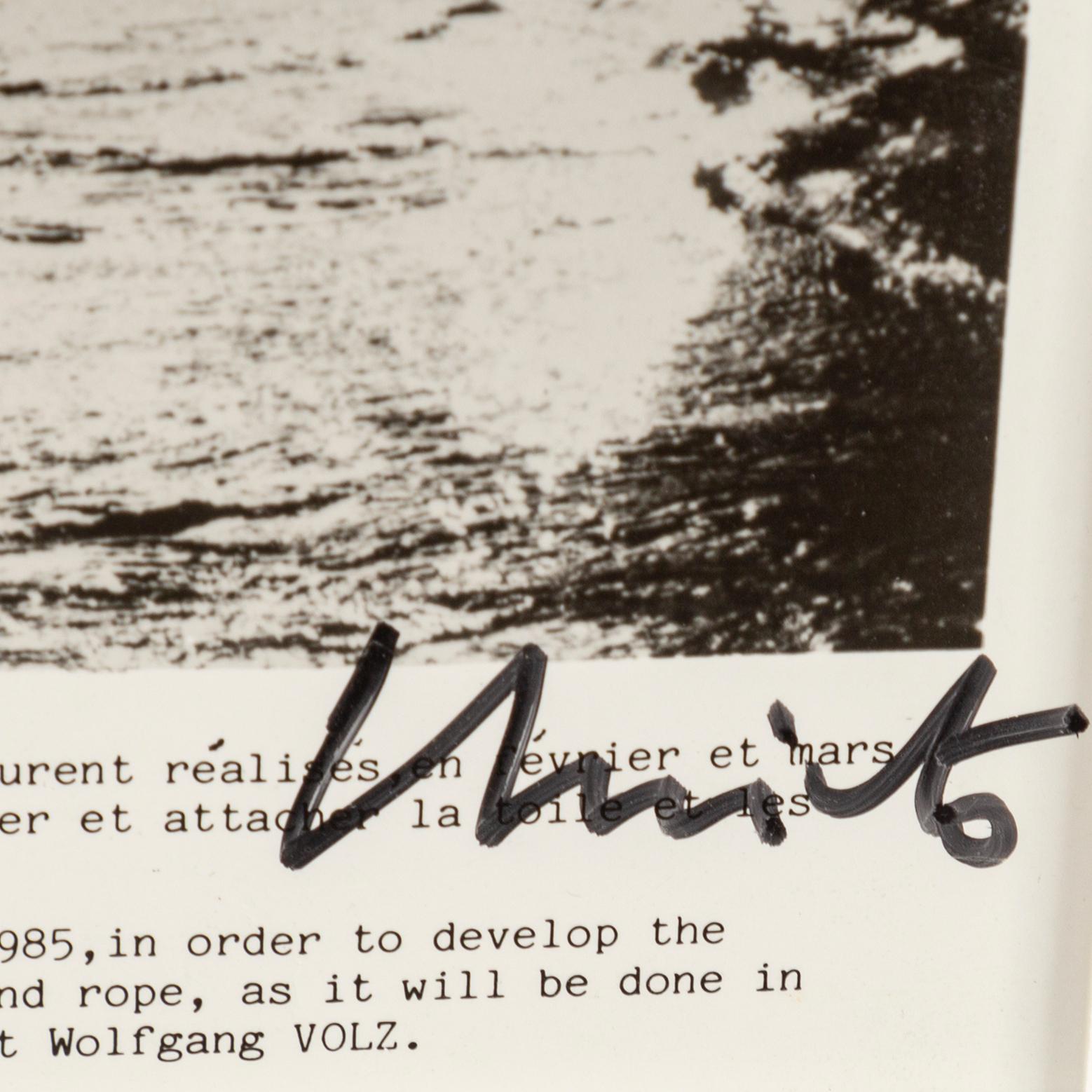 CHRISTO & JEANNE-CLAUDE, photo, signed. Photo by Wolfgang Volz.