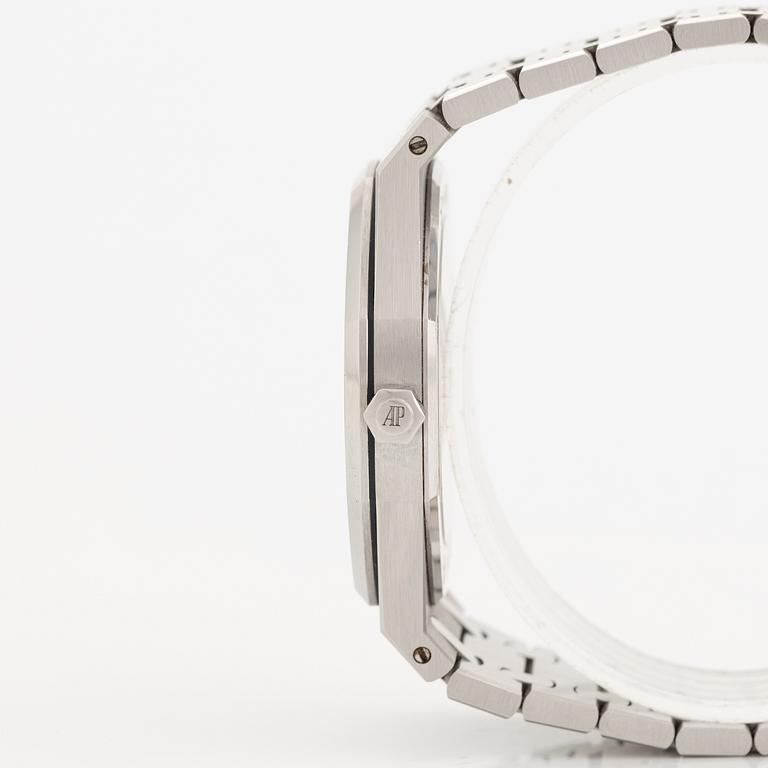 Audemars Piguet, Royal Oak, "Jumbo" Extra-Thin, ca 2018.