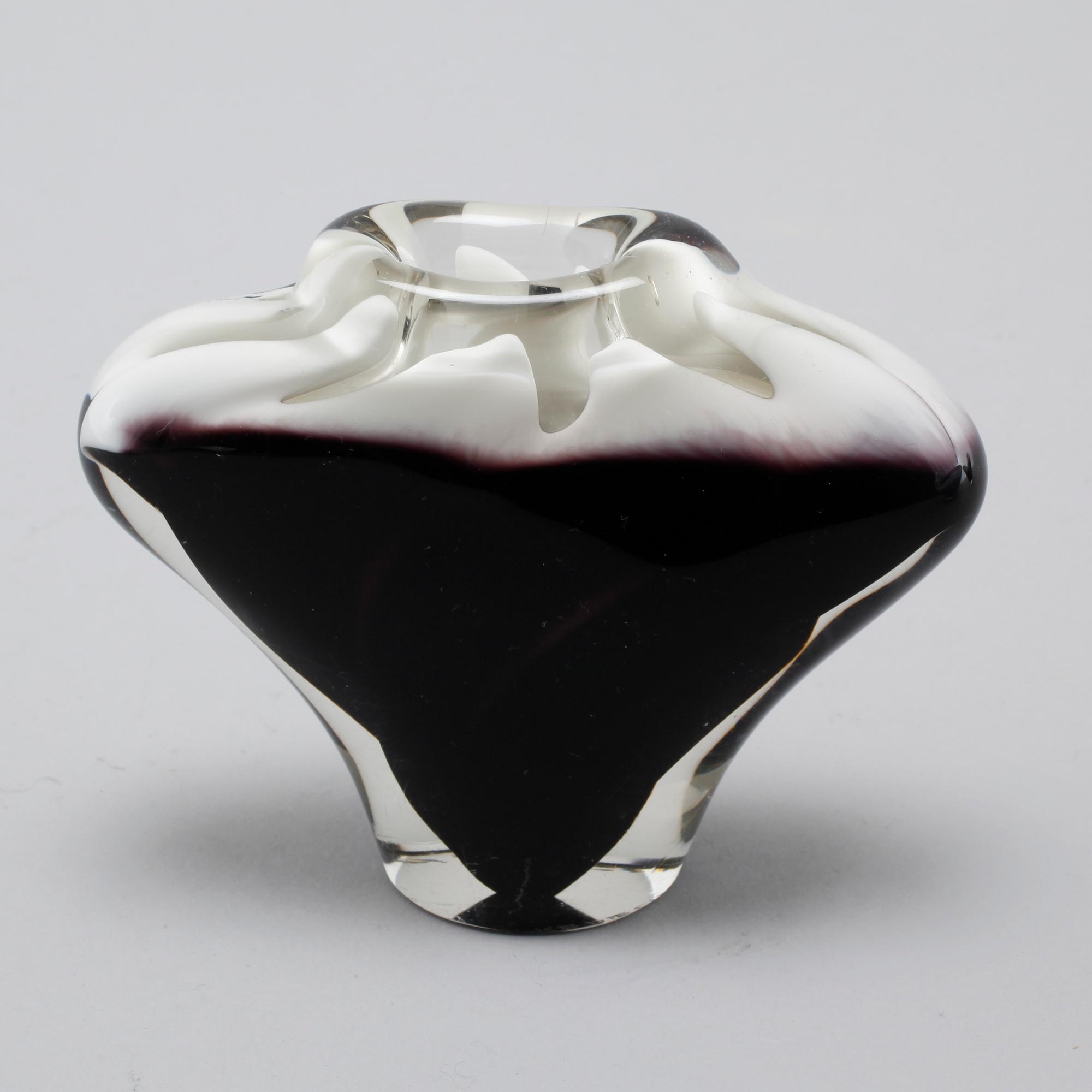 PAUL KEDELV, skålar, 2 st, samt vas, "Coquille" Flygsfors, 1950/60-tal.