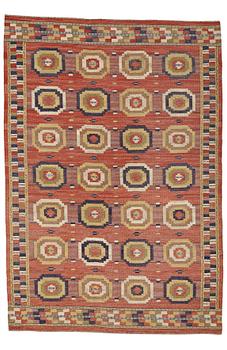 208. Märta Måås-Fjetterström, A CARPET, "Röda Åttan", flat weave, ca 298,5 x 204,5 cm, signed MMF.