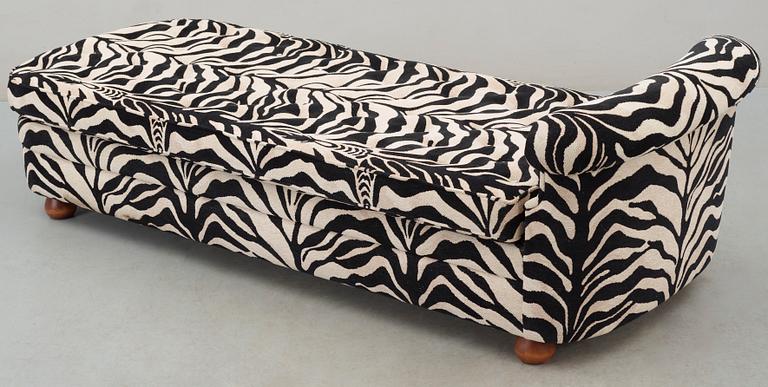 DAGBÄDD, Josef Frank för Firma Svenskt Tenn, modell Couch 775.