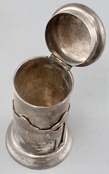 CIGGARBURK, silver, Charles & Richard Comyns, London, England, 1919. Vikt 220 g.