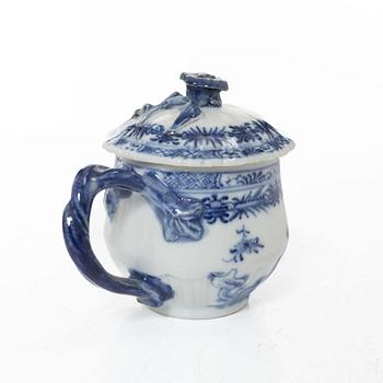 A group of eight Chinese blue and white porcelain custard cups with covers, Qing dynasty, Qianlong (1736-95).