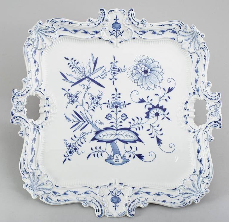 BRICKA, porslin, lökmönstret, Meissen.