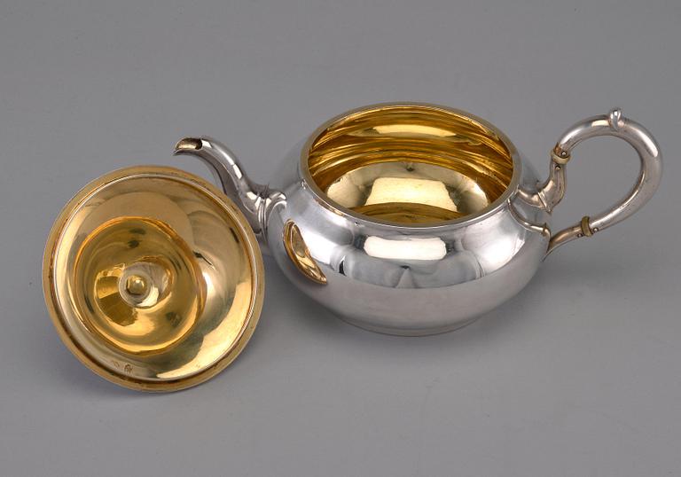 A TEA POT, 84 silver, P. Ovchinnikov Moskow1872. Weight 548 g.