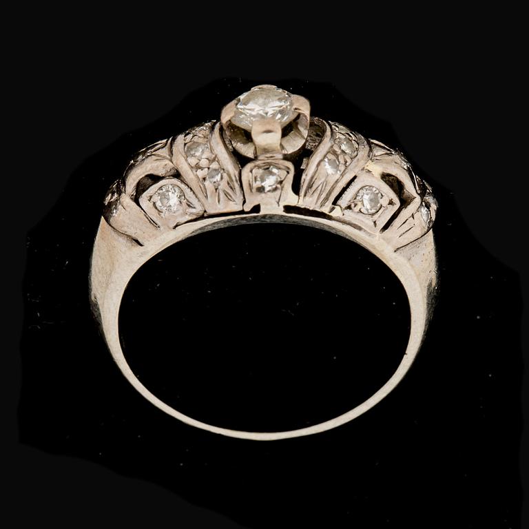 RING, 18k vitguld, med diamanter, totalt ca 0,30 ct. Vikt ca 5 gram.