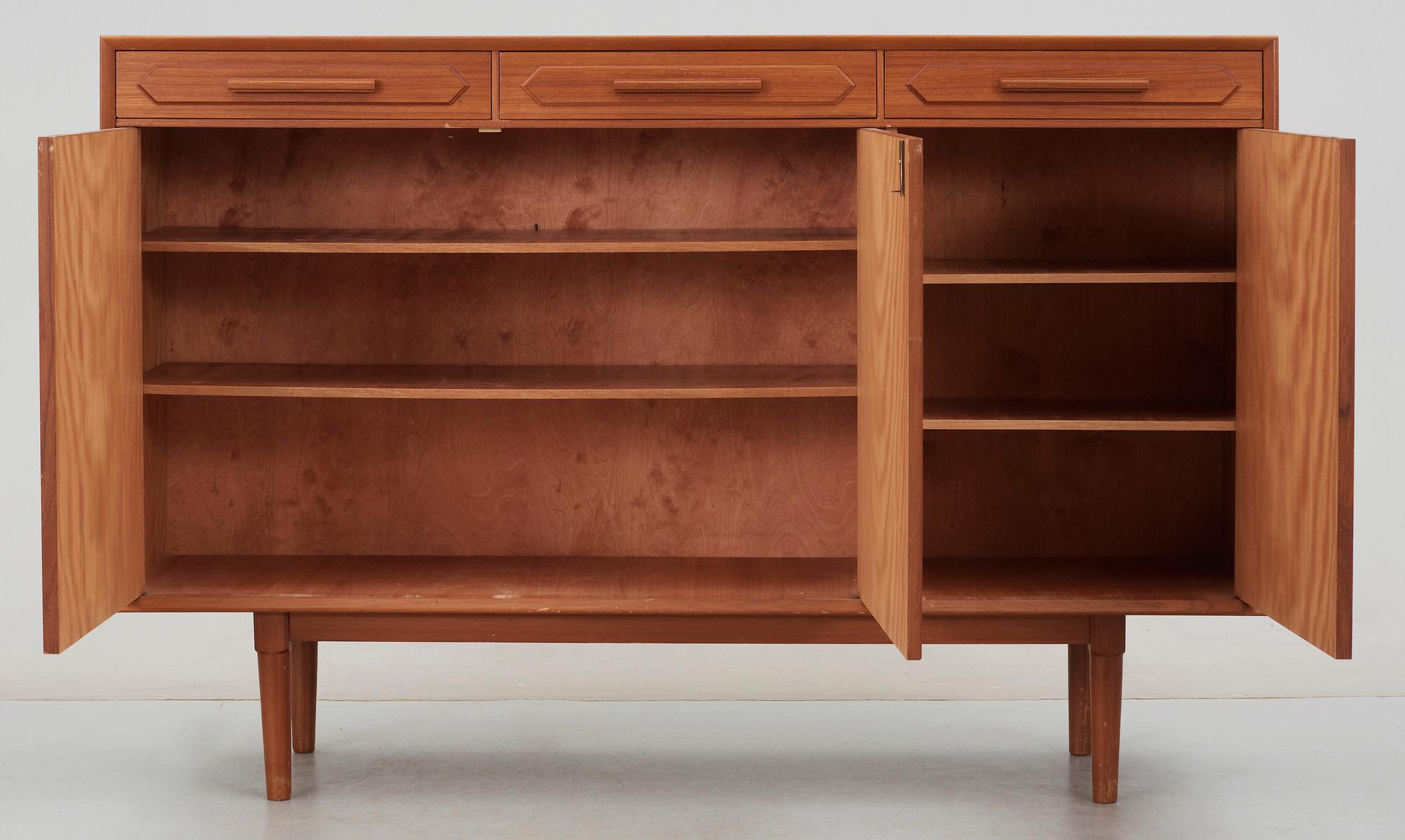 SIDEBORD, AB Möbelfabriken Örnen, Rydaholm 1950/60-tal.