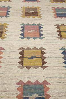 Märta Måås-Fjetterström, matto, "Ljusa plador", flat weave, ca 262 x 161-162,5 cm, signed AB MMF.