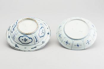 A set of two Chinese Wanli blue and white porcelain bowls.