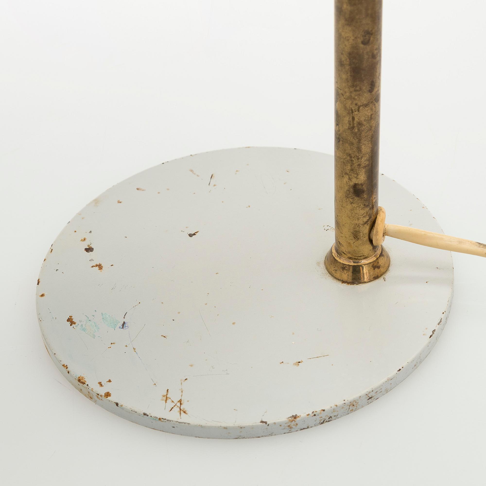 Paavo Tynell, bordslampa, modell 9227, Idman 1900-talets mitt.