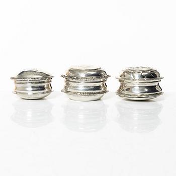 Kyrkdosor, tre stycken, silver, 17-1800-tal.