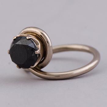 RING, briljantslipad svart diamant, 14K vitguld.