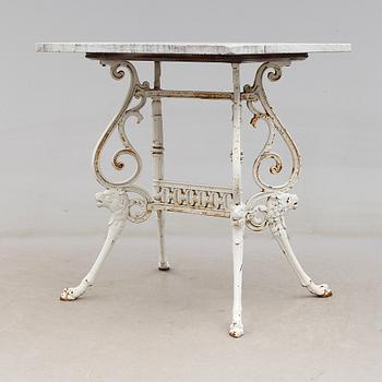 TRÄDGÅRDSBORD, empirestil, 1900-talets första hälft.