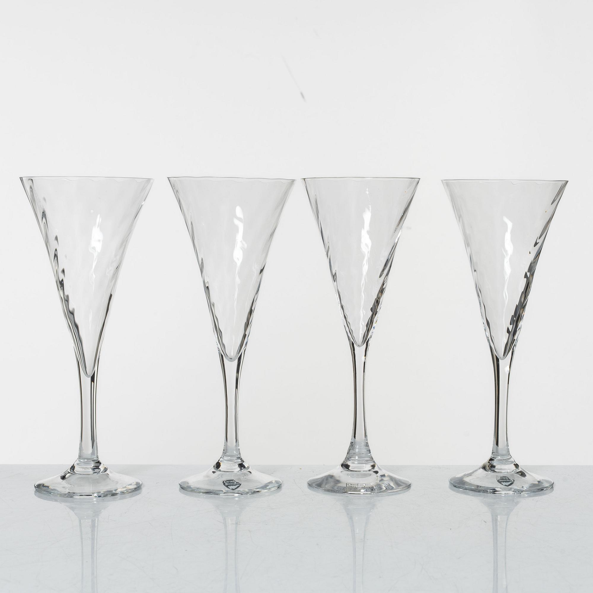 Gunnar Cyrén, 17 champagne flutes, 'Helena', Orrefors.
