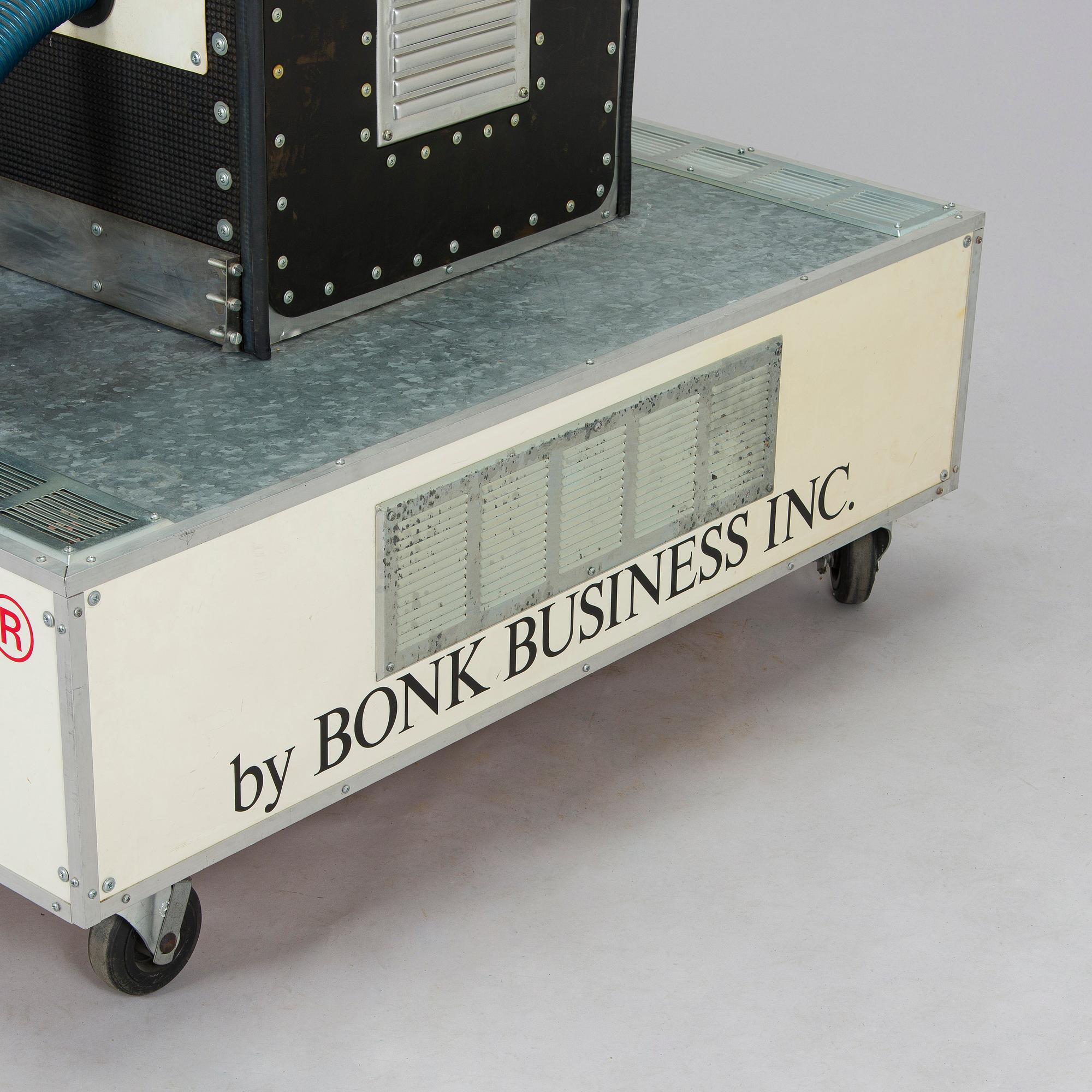 Alvar Gullichsen, "Hot-Spot Non-Standard Orbitizer" & Docent Udo D. Dröppeldorf, Raba Hiff, Bonk Business Inc.