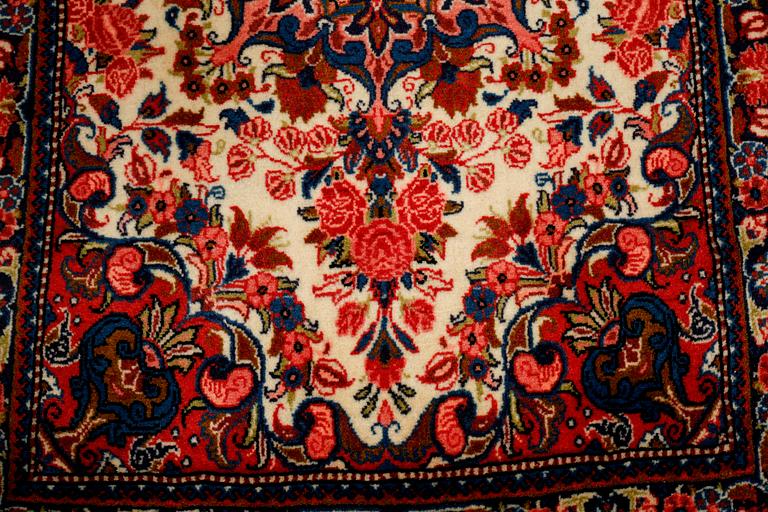 MATTA, Malayer, ca 110 x 70 cm.