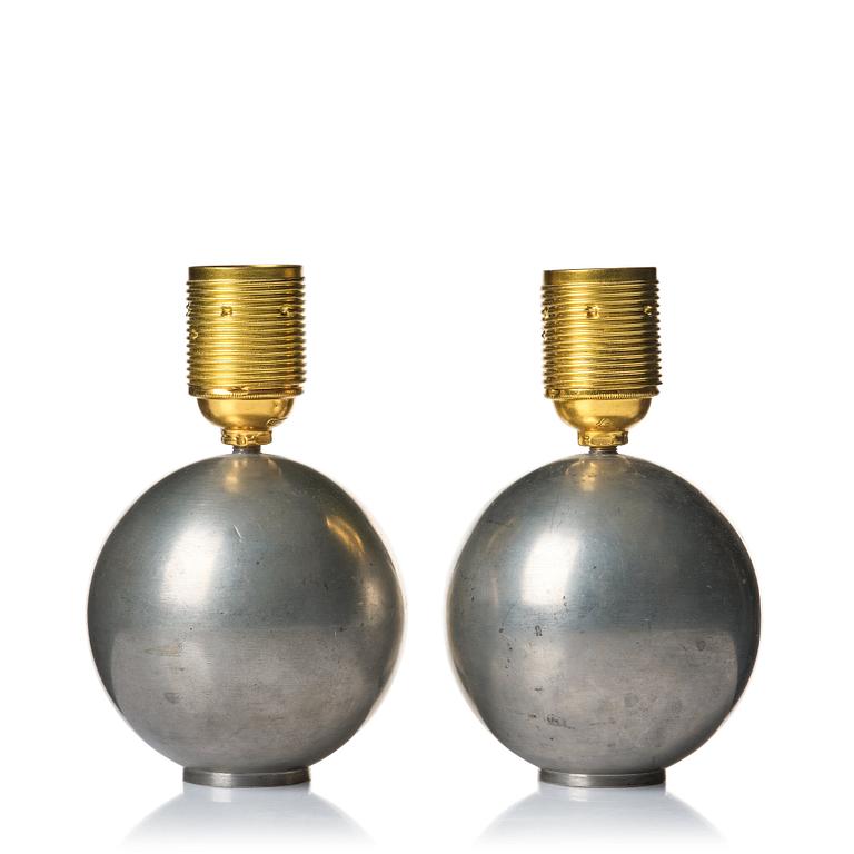 Firma Svenskt Tenn, a pair of pewter table lamps, model A 1479, Stockholm 1930.
