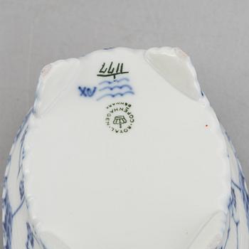 A set of 29 pieces coffee service, porcelain, "Musselmalet", Royal Copenhagen.