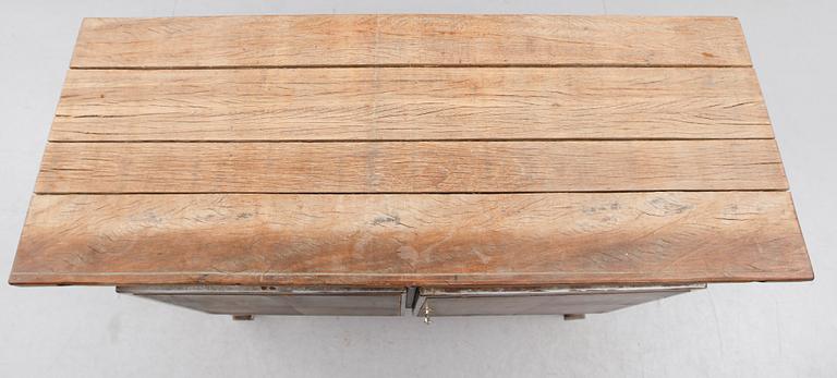 SERVERINGSSKÅP, industrimodell, 1900-talets andra hälft.