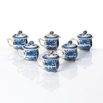 A pair of six armorial custard cups with covers, Qing dynasty, circa 1800.