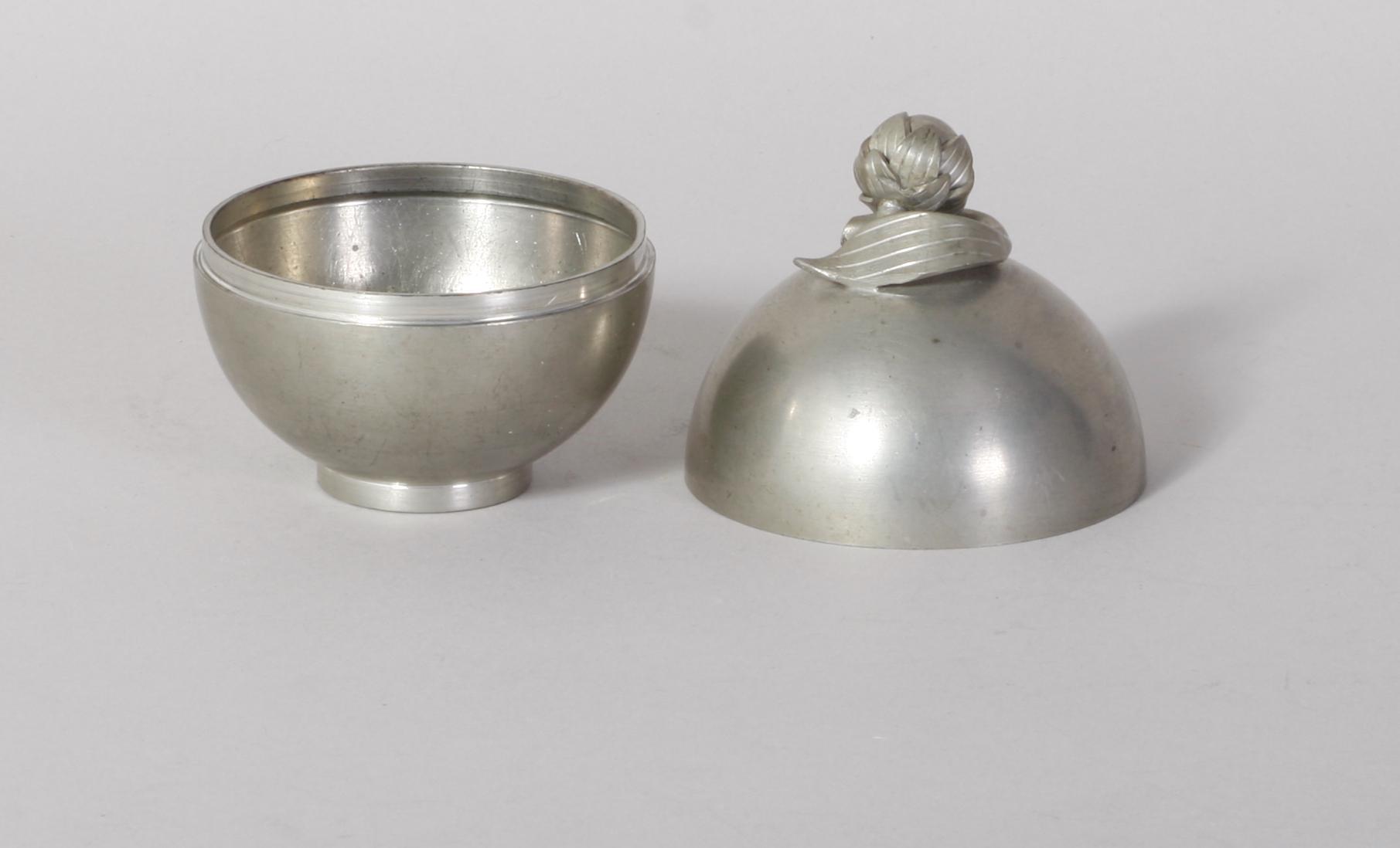 BONBONJÄR, tenn. Estrid Eriksson.