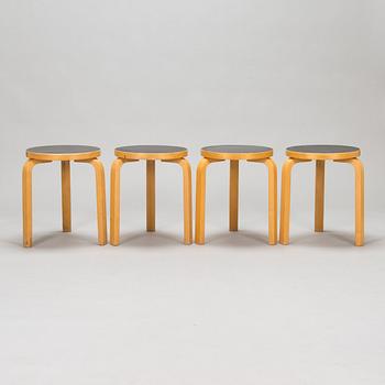 Alvar Aalto, klaffbord "DL82" och pallar, 4 st "60", för O.Y. Huonekalu-ja Rakennustyötehdas A.B 1900-talets mitt.