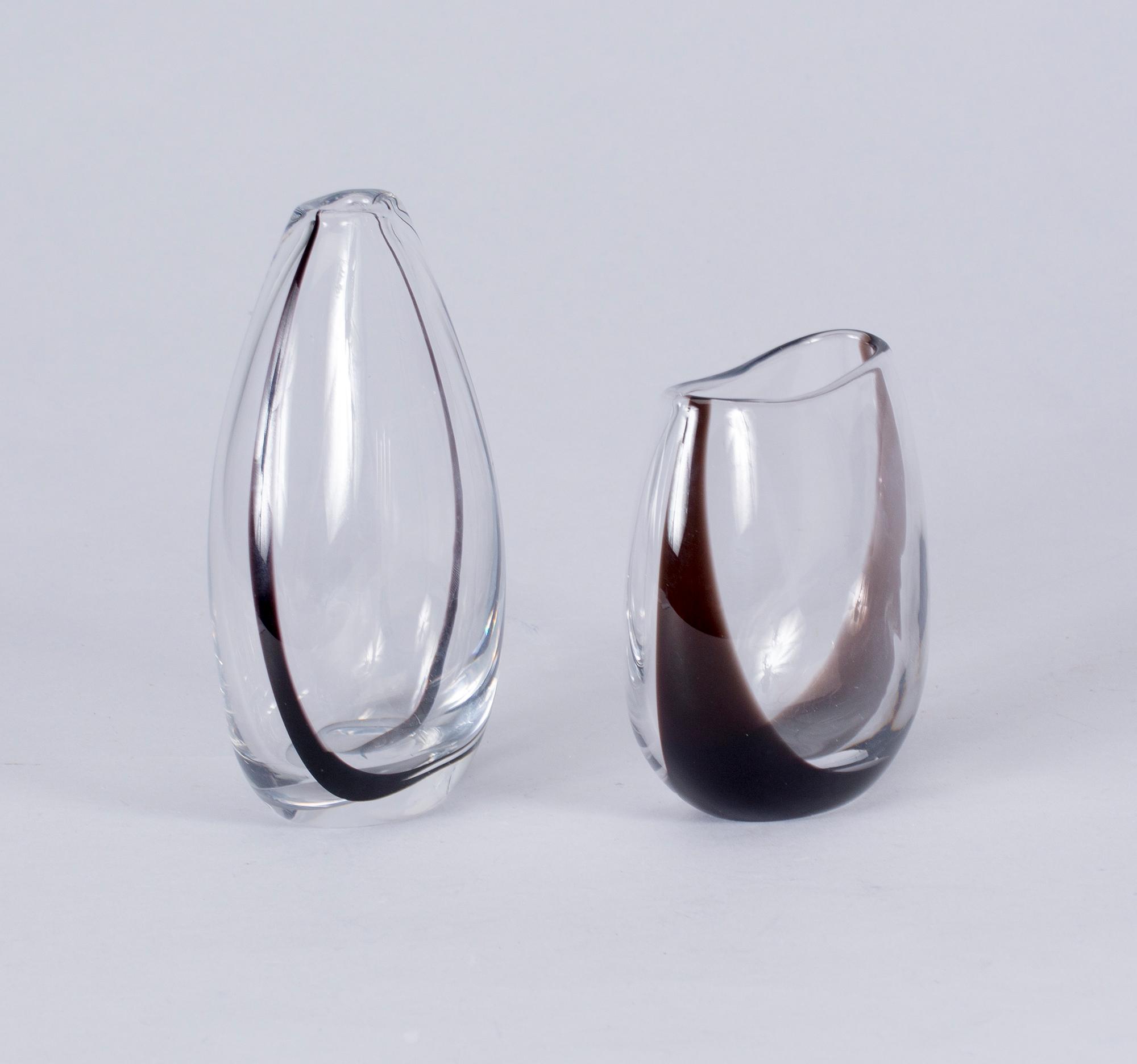 VAS, 2 st, glas. Vicke Lindstrand, Kosta.