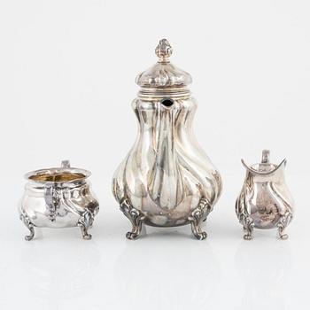 A 3-piece Norwegian silver Rococo style coffee service, Norsk Filigransfabrik, Oslo, around the year 1900.