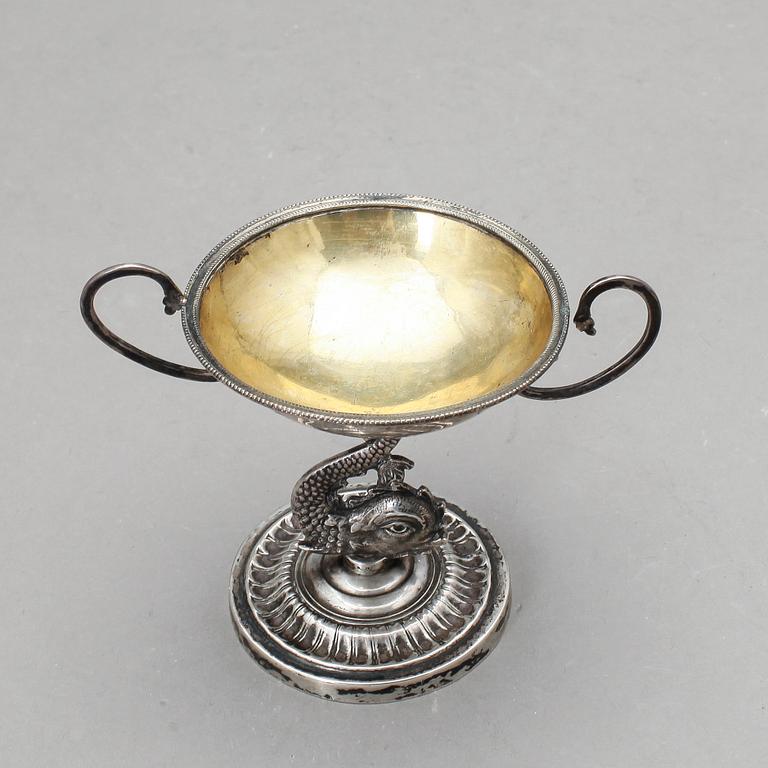 SALTKAR, silver, empire, otydlig mästarstämpel, troligen Stockholm 1821. Vikt ca 92 gram.