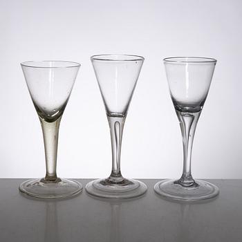 Spetsglas, 6 st, 1700-tal och spetsglas, 4 st, omkring år 1900.