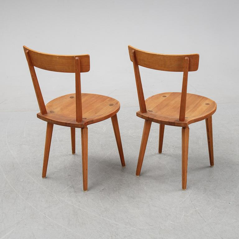 A set of six pine chairs, second half of the 20th Century.