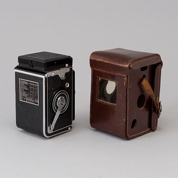 A german Rolleiflex Automat Model 2 no 1086109 with Jena Tessar 1:3,5 f=7,5 cm. 1939 - 1945.