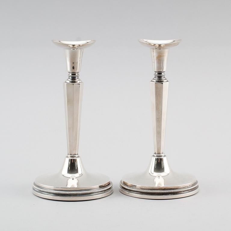 LJUSSTAKAR, 1 par, silver, Eric Löfman, MGAB, Uppsala 1979.