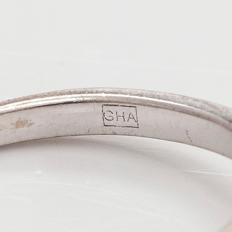 Ring, faceted morganite, octagon-cut diamonds, 18K white gold.