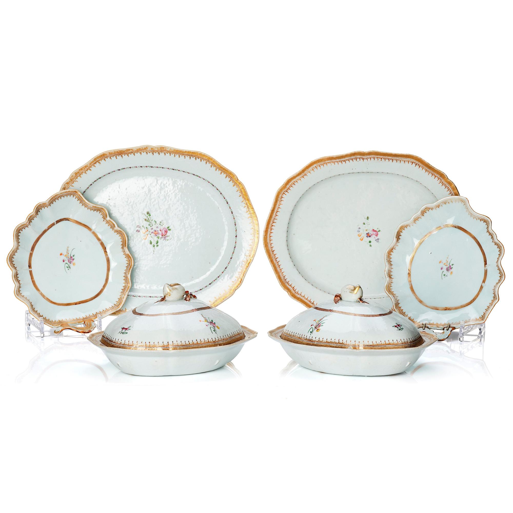 A part famille rose 'Chinese Export' service, Qing dynasty, Jiaqing (1796-1820).