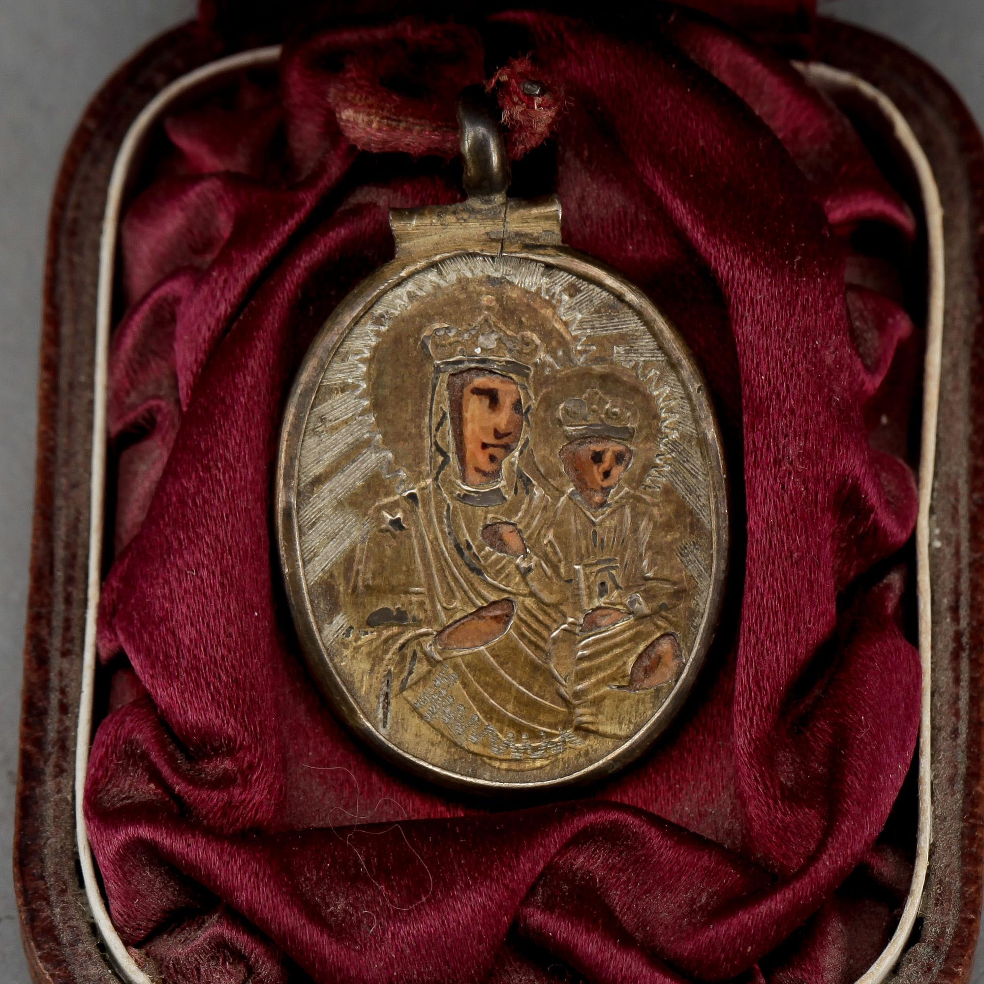 MEDALJONG/IKON, silver, Ryssland omkring 1900. Vikt ca 2 gram.