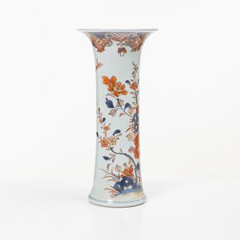 Vas, porslin, Kina, Qingdynastin, 1700-tal.