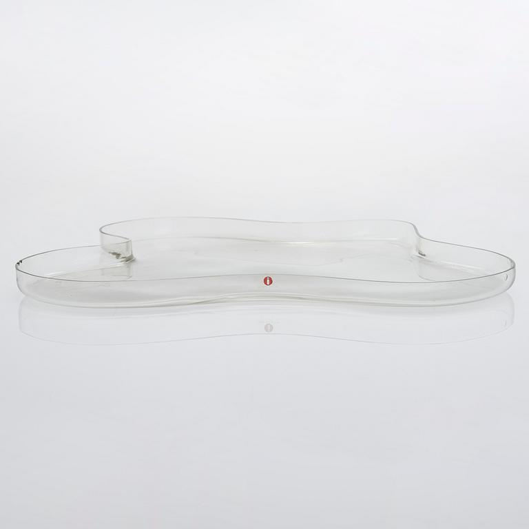 Alvar Aalto, a '3034' dish signed Alvar Aalto 3034. Manufactured by Iittala early 1960s.