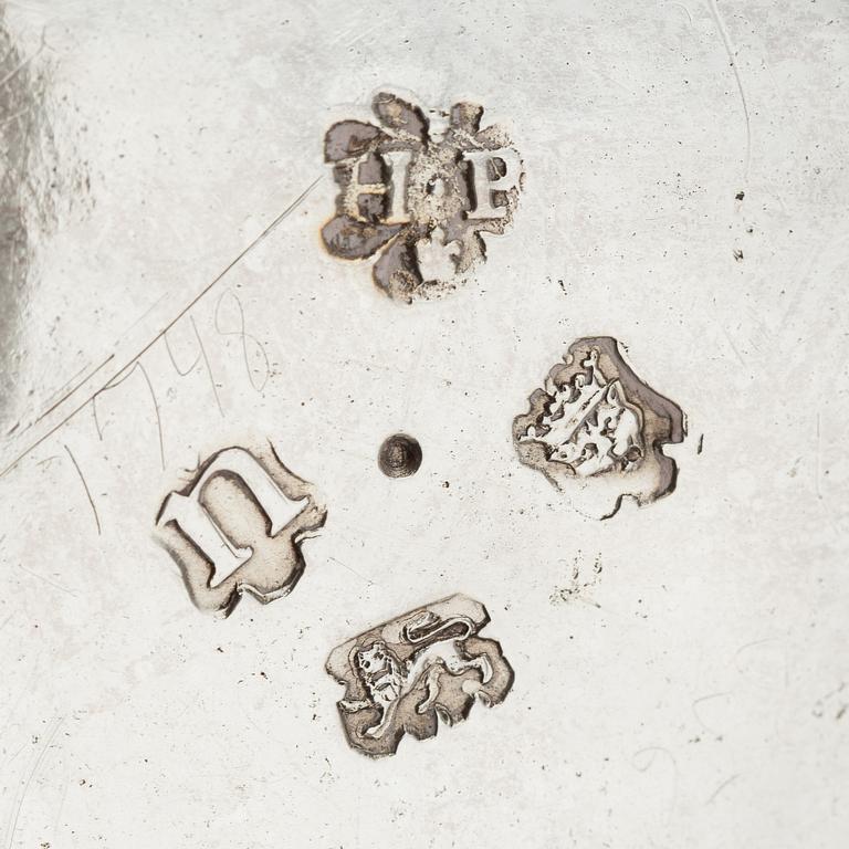 Humphrey Payne, dryckeskanna, silver, London 1748.