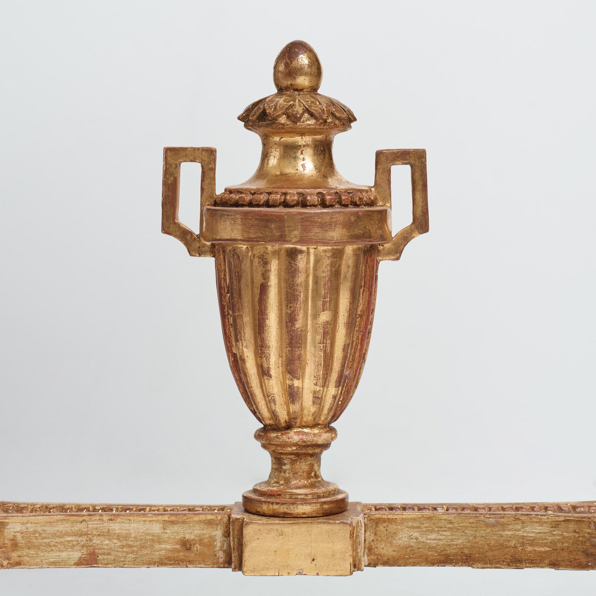 KONSOLBORD, Stockholmsarbete 1700-talets slut, Gustavianskt.