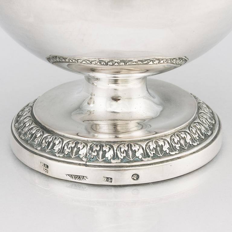 Tvåldosar, silver, ett par, Christian Andreas Jantzen, St Petersburg 1830.