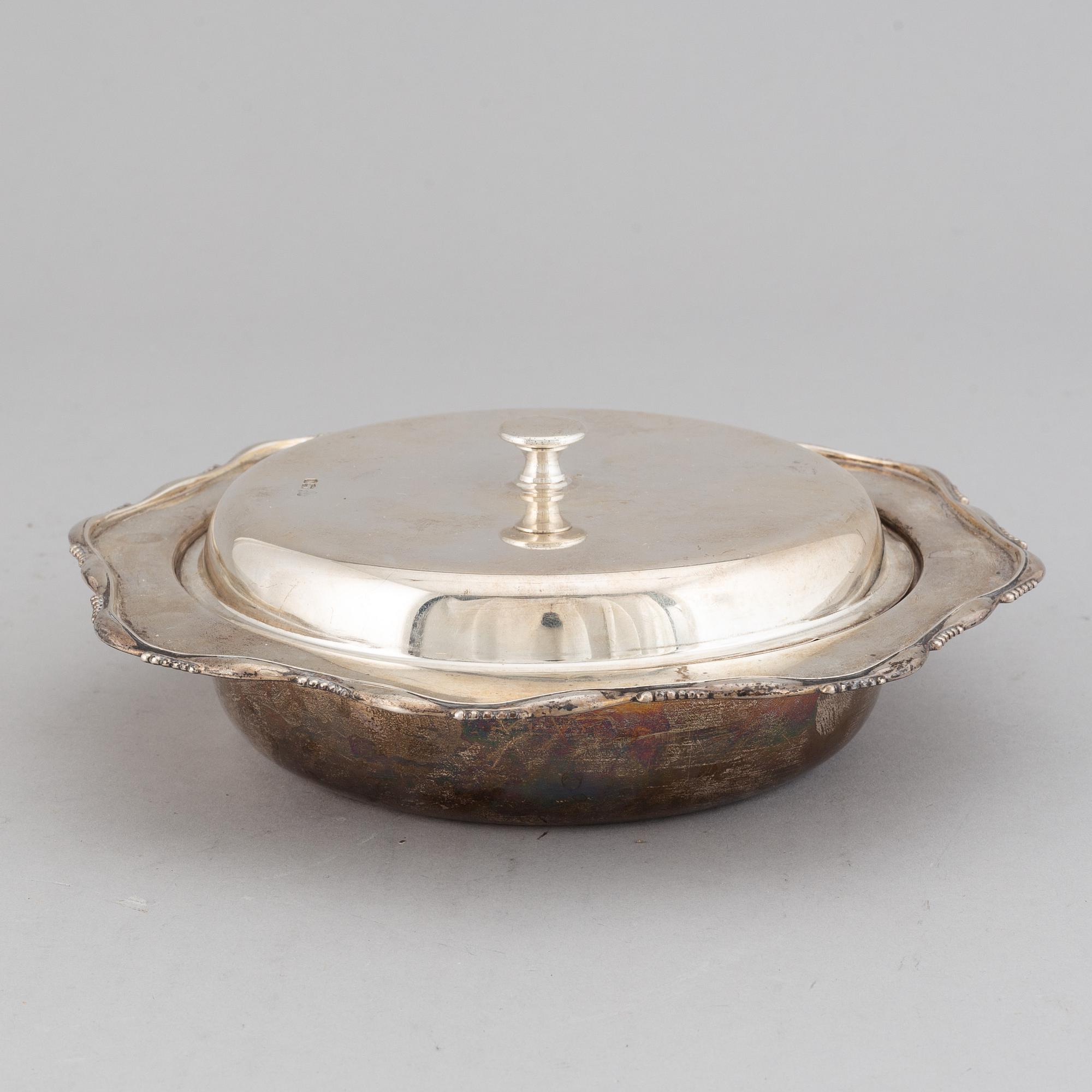 Richard Woodman Burbridge / Harrods Ltd, a silver bowl, dish and lid, Sheffield 1939.