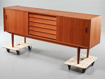 SIDEBOARD, "Trio", Nils Jonsson, Troeds, 1900-talets andra hälft.