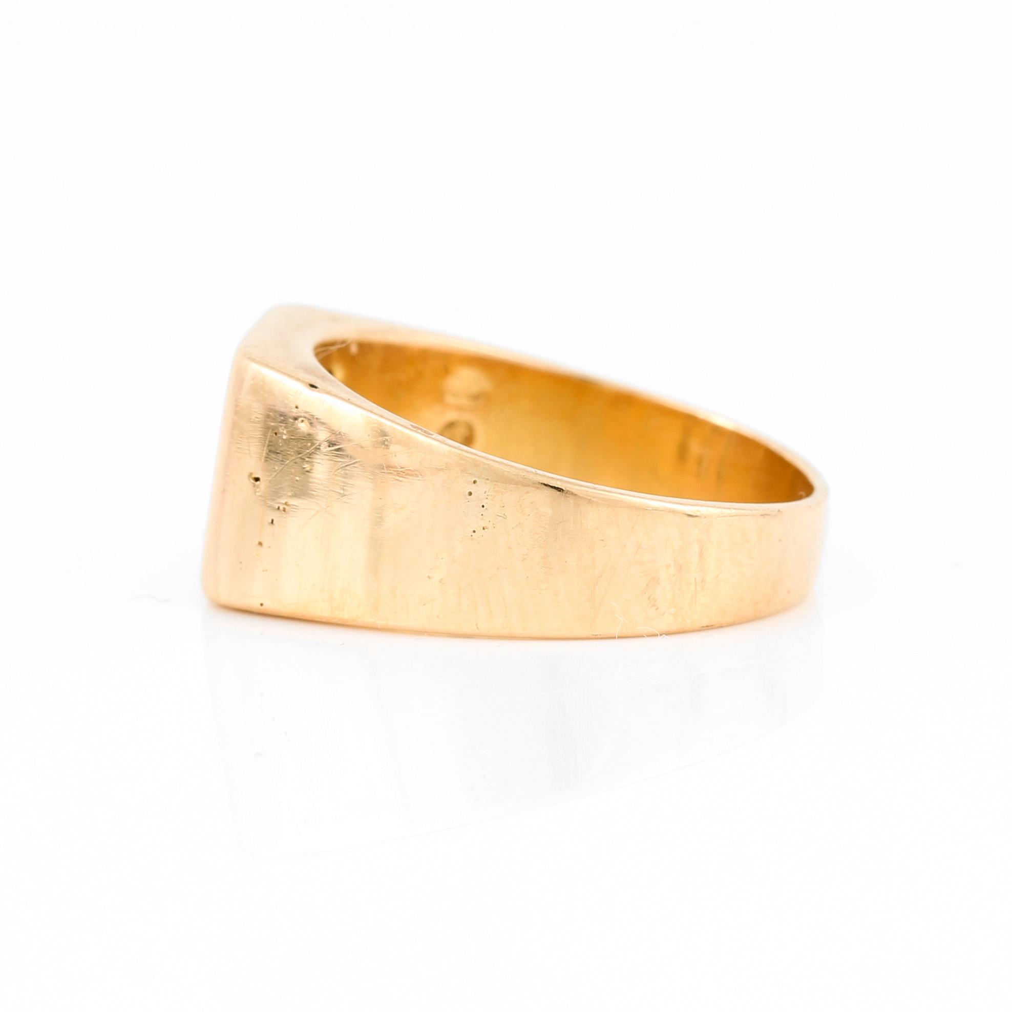 RING, 18 k guld, med briljantslipade diamanter. Totalvikt ca 8 gram.