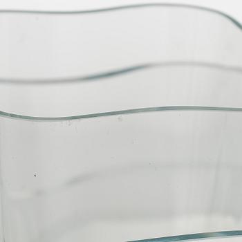 Alvar Aalto, glasskulptur, "Aalto-blomman", 4 delar, signerade Alvar Aalto och Alvar Aalto Iittala 99/1991.