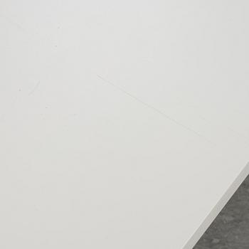 Michele Cazzaniga, matbord, "Tense Table", MDF Italia, samtida.