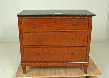 BYRÅ, gustaviansk stil. 1900-tal.