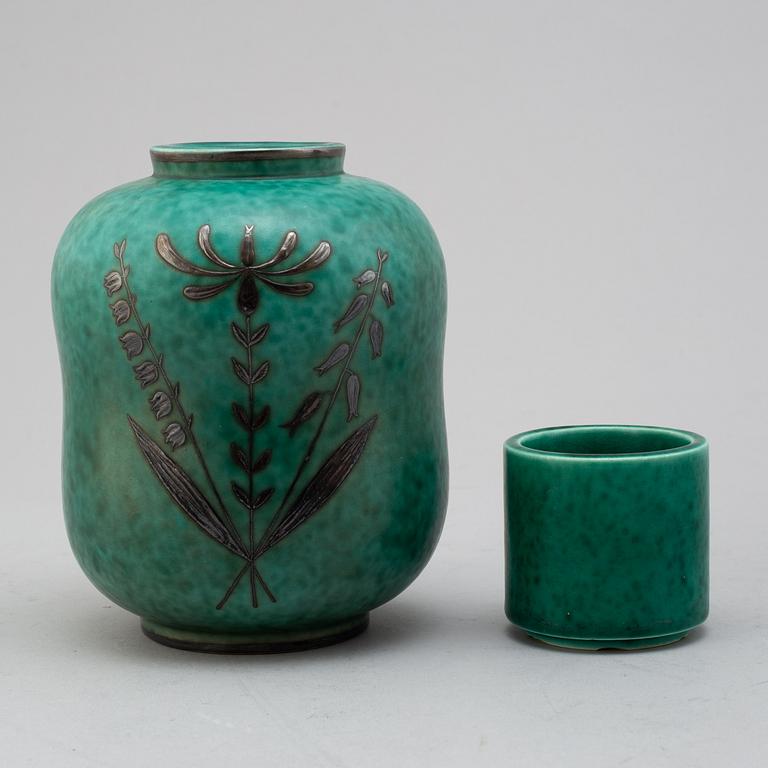 WILHELM KÅGE, vaser 2 st, samt skål. stengods, "Argenta", 1900-talets andra kvartal.